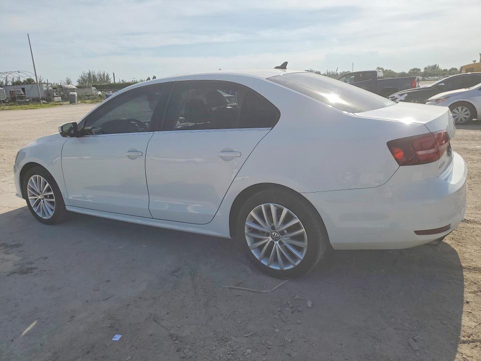 64257376 :رقم المزاد ، 3VWL07AJ5GM261724 vin ، 2016 Volkswagen Jetta مزاد بيع