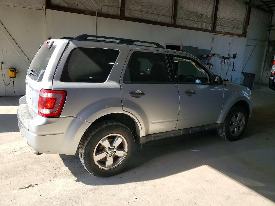 2010 Ford Escape მანქანა იყიდება აუქციონზე, vin: 1FMCU0D74AKD44439, აუქციონის ნომერი: 66290046