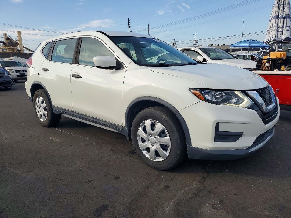 Продаж на аукціоні авто 2018 Nissan Rogue, vin: 5N1AT2MV8JC716976, номер лоту: 64990646
