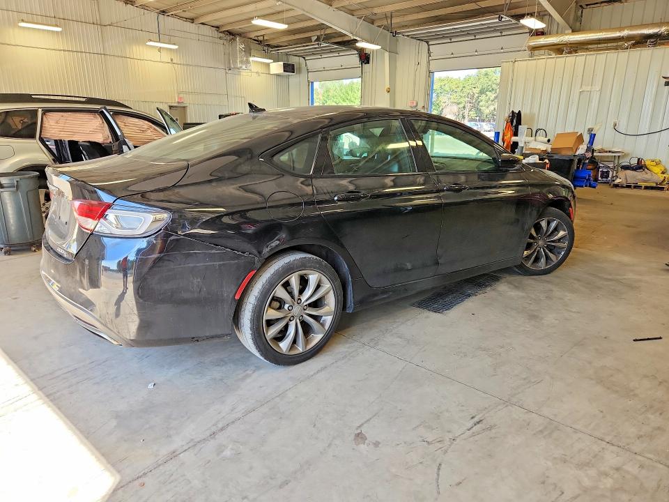 66635146 :رقم المزاد ، 1C3CCCBG9FN505874 vin ، 2015 Chrysler 200 مزاد بيع