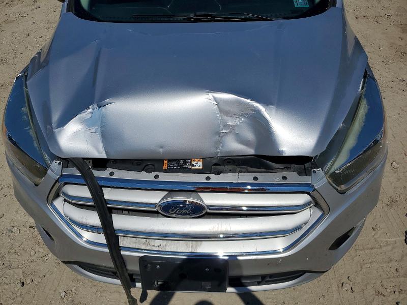 64095036 :رقم المزاد ، 1FMCU0GD5JUB29044 vin ، 2018 Ford Escape مزاد بيع