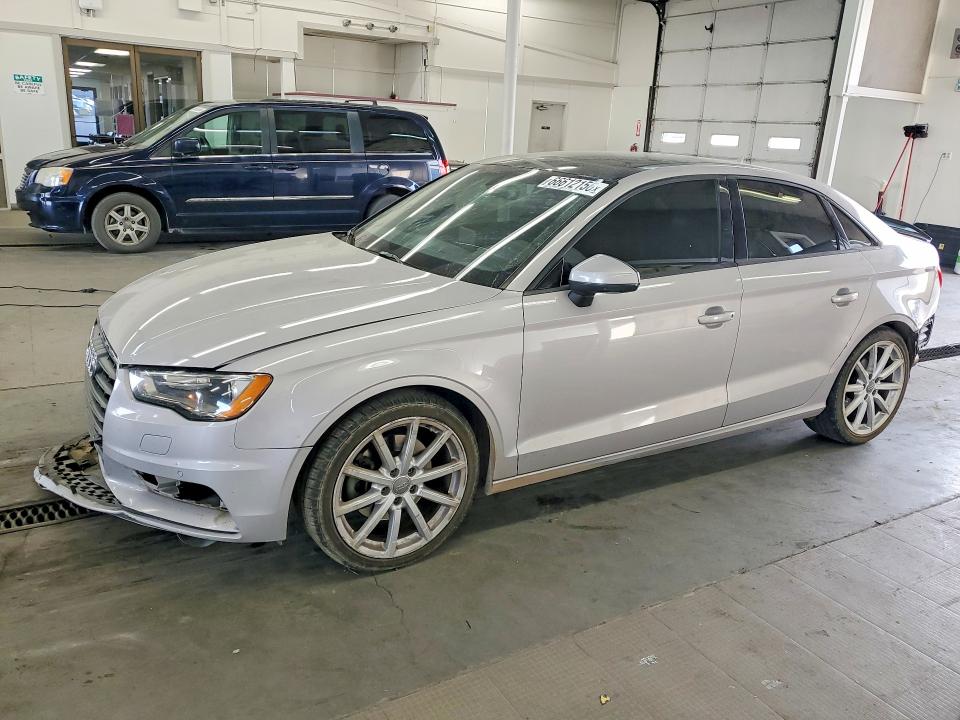 66612156 :رقم المزاد ، WAUBFGFF6F1048534 vin ، 2015 Audi A3 مزاد بيع