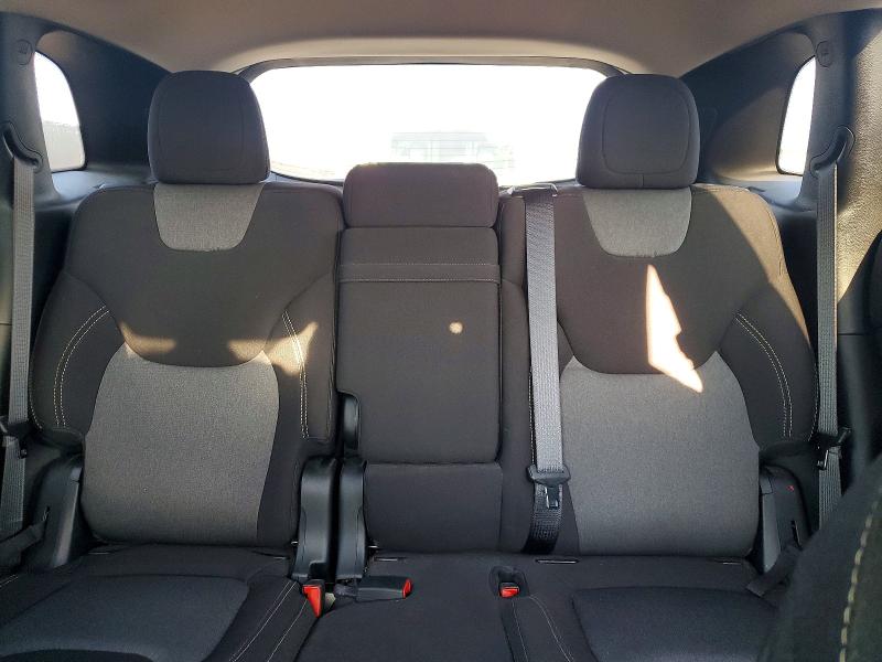 63420326 :رقم المزاد ، 1C4PJLCB5JD544661 vin ، 2018 Jeep Cherokee مزاد بيع