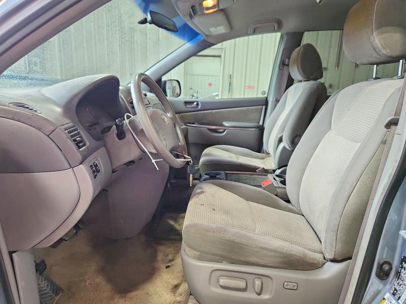 2010 Toyota Sienna მანქანა იყიდება აუქციონზე, vin: 5TDJK4CC2AS029087, აუქციონის ნომერი: 65208326