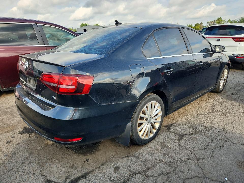 66379466 :رقم المزاد ، 3VWL17AJ0GM244682 vin ، 2016 Volkswagen Jetta مزاد بيع