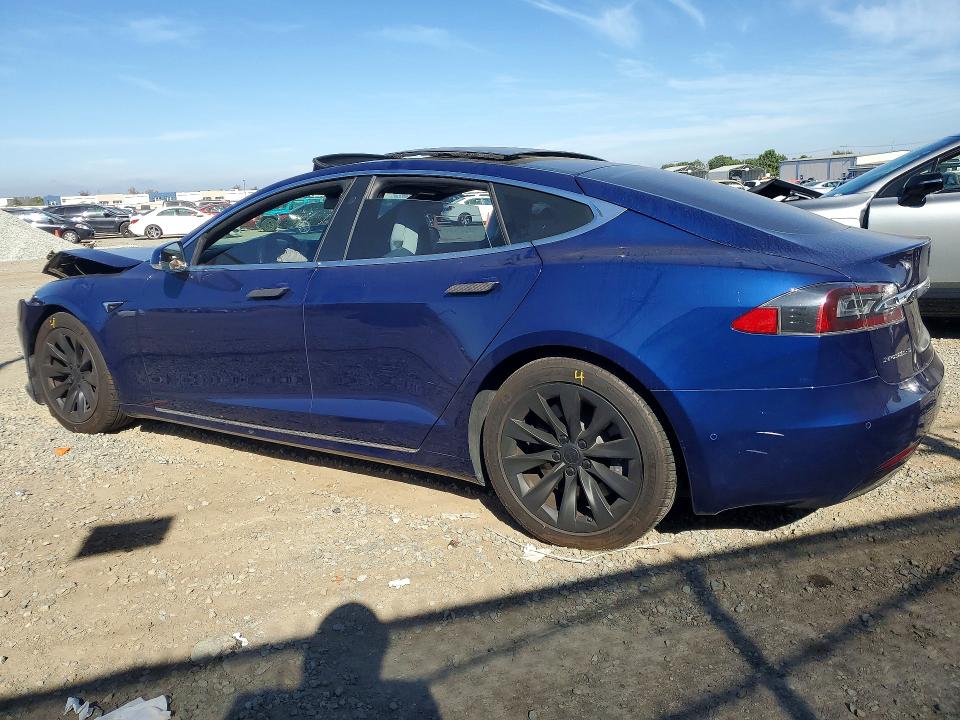 Продаж на аукціоні авто 2018 Tesla Model S, vin: 5YJSA1E25JF276702, номер лоту: 64393936