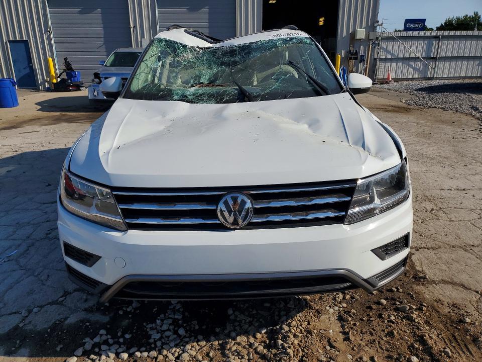 Продажа на аукционе авто 2018 Volkswagen Tiguan, vin: 3VV3B7AX9JM140804, номер лота: 66655216