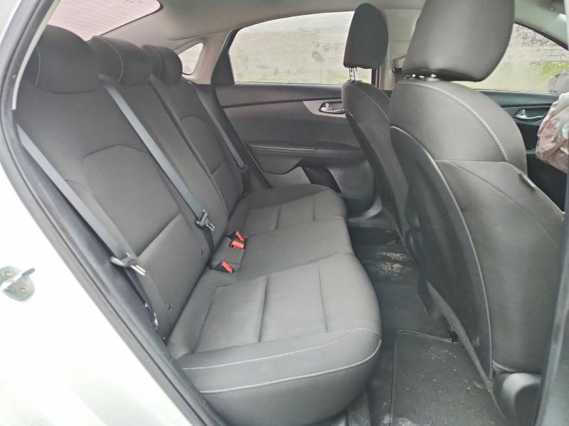 64782856 :رقم المزاد ، 3KPF24AD9ME262738 vin ، 2021 Kia Forte مزاد بيع