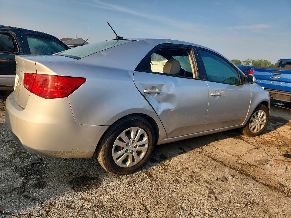 2011 Kia Forte მანქანა იყიდება აუქციონზე, vin: KNAFT4A27B5885521, აუქციონის ნომერი: 65440196