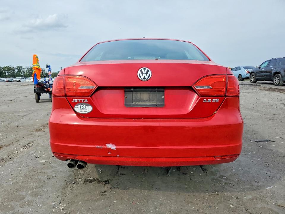 65382856 :رقم المزاد ، 3VWDP7AJ8DM286368 vin ، 2013 Volkswagen Jetta مزاد بيع
