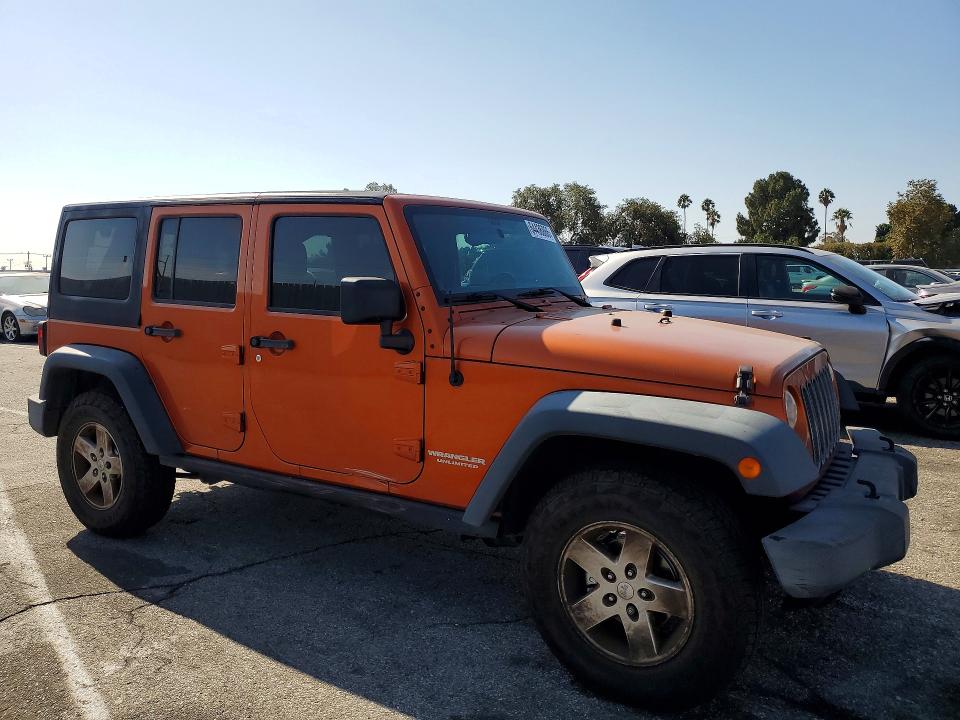 2011 Jeep Wrangler Unlimited მანქანა იყიდება აუქციონზე, vin: 1J4HA3H13BL520624, აუქციონის ნომერი: 64436866