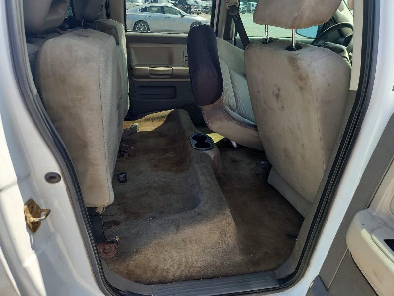 65592976 :رقم المزاد ، 1D7HE48NX5S244462 vin ، 2005 Dodge Dakota مزاد بيع