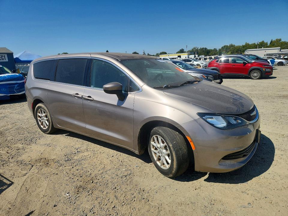 64061476 :رقم المزاد ، 2C4RC1DG1HR587578 vin ، 2017 Chrysler Pacifica مزاد بيع