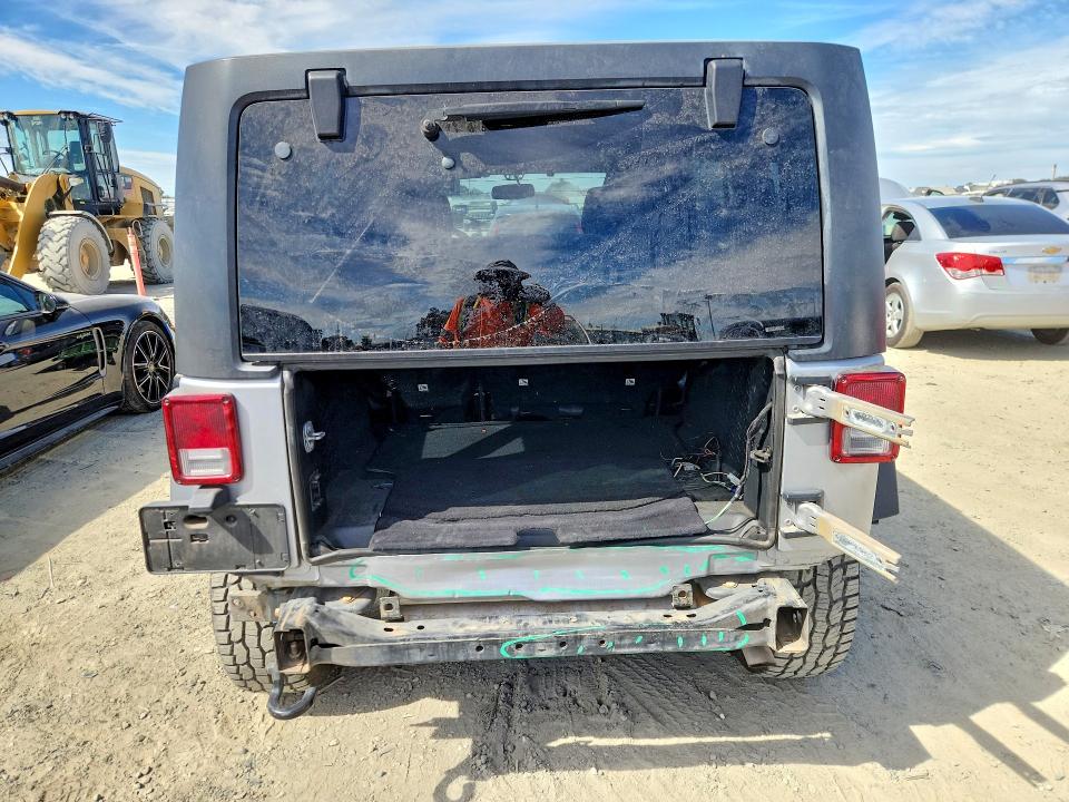 2018 Jeep Wrangler Unlimited მანქანა იყიდება აუქციონზე, vin: 1C4BJWDG4JL926661, აუქციონის ნომერი: 65681946