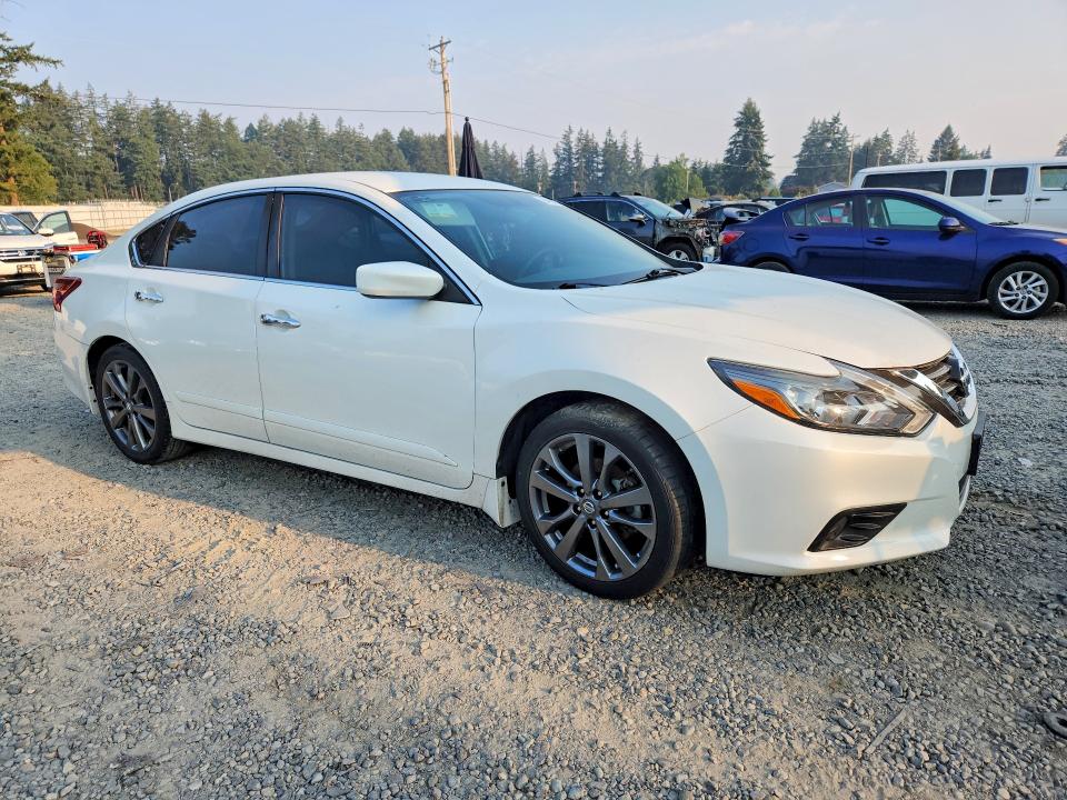 Продаж на аукціоні авто 2018 Nissan Altima, vin: 1N4AL3APXJC278631, номер лоту: 64102746
