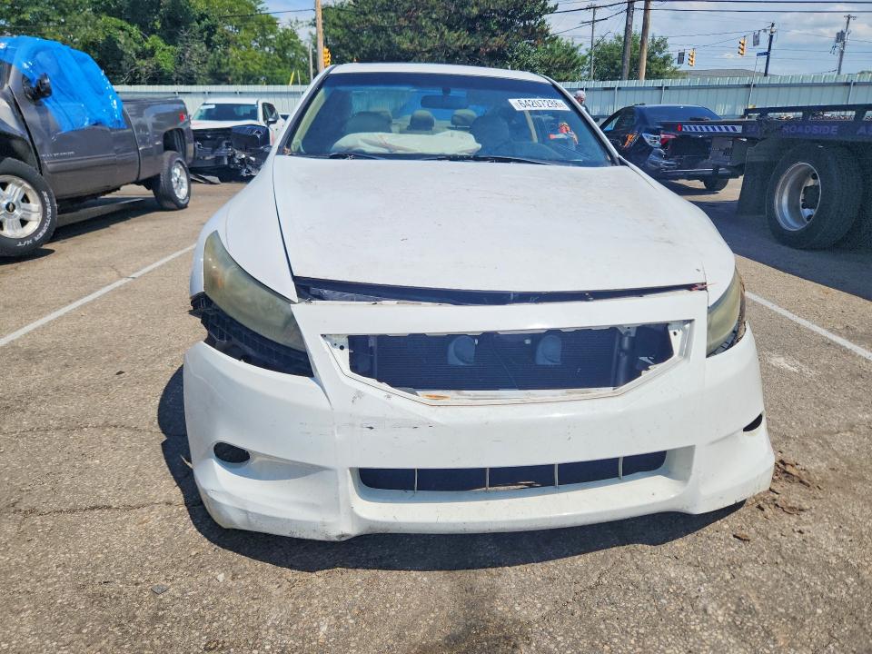 64207286 :رقم المزاد ، 1HGCS2B89AA007631 vin ، 2010 Honda Accord مزاد بيع
