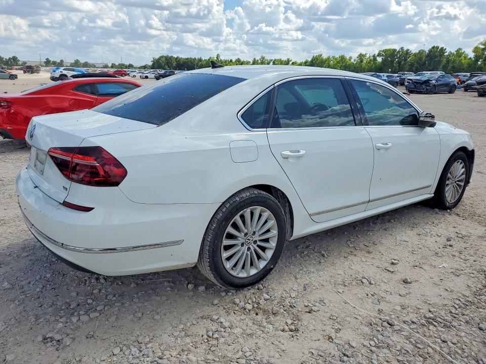 2017 Volkswagen Passat მანქანა იყიდება აუქციონზე, vin: 1VWBT7A37HC051617, აუქციონის ნომერი: 64560526