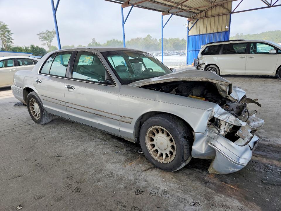 66929256 :رقم المزاد ، 2FAFP74W6YX149531 vin ، 2000 Ford Crown Victoria مزاد بيع