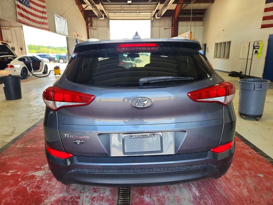 63863476 :رقم المزاد ، KM8J33A44JU800563 vin ، 2018 Hyundai Tucson مزاد بيع