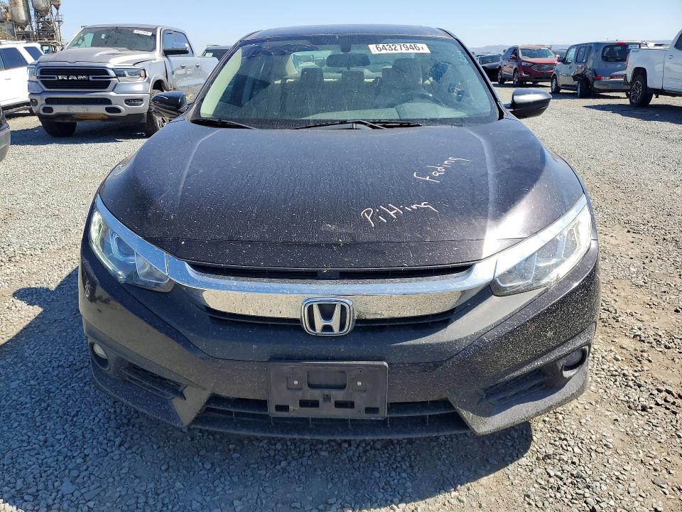 64327946 :رقم المزاد ، JHMFC1F38JX013157 vin ، 2018 Honda Civic مزاد بيع