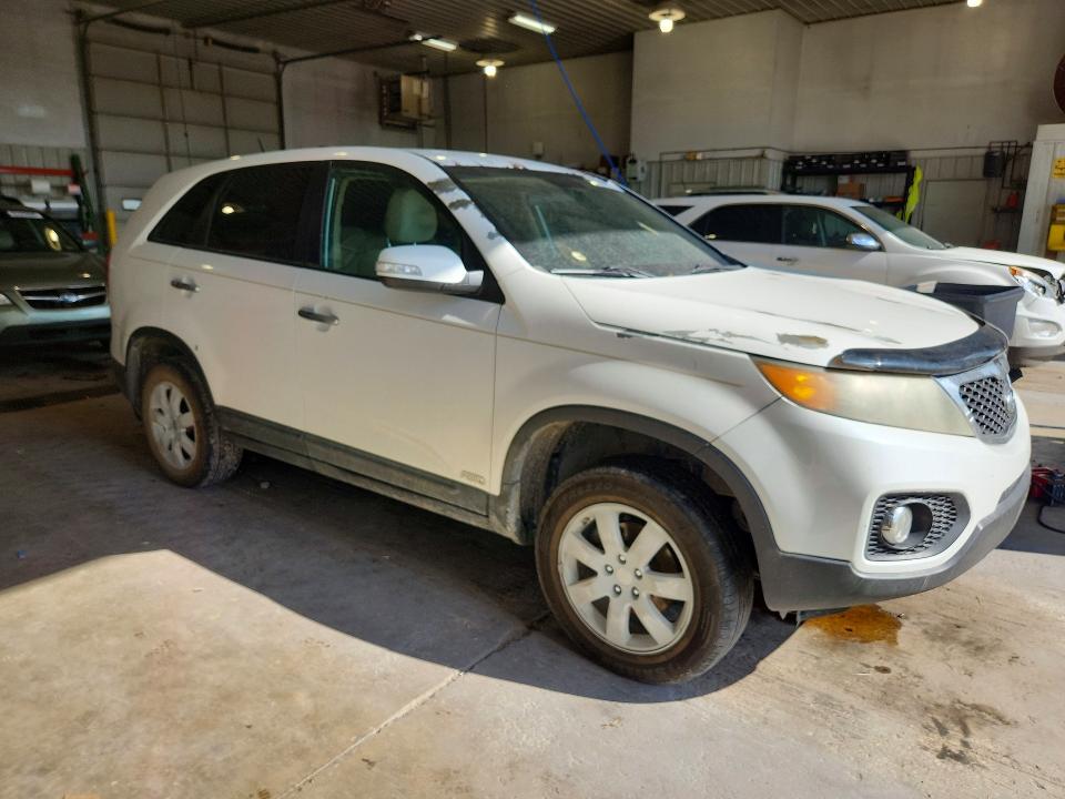 2011 Kia Sorento მანქანა იყიდება აუქციონზე, vin: 5XYKTCA13BG062434, აუქციონის ნომერი: 65545666