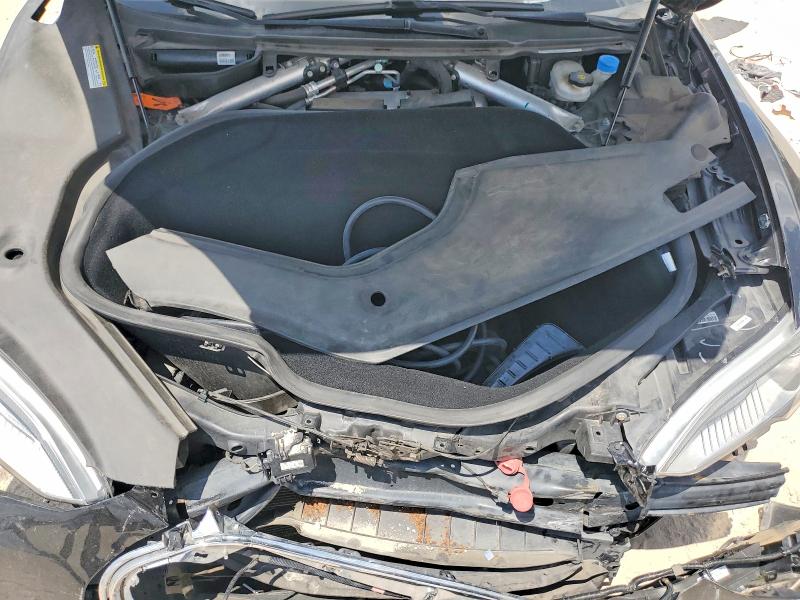 2015 Tesla Model S მანქანა იყიდება აუქციონზე, vin: 5YJSA1H22FF100399, აუქციონის ნომერი: 64202576