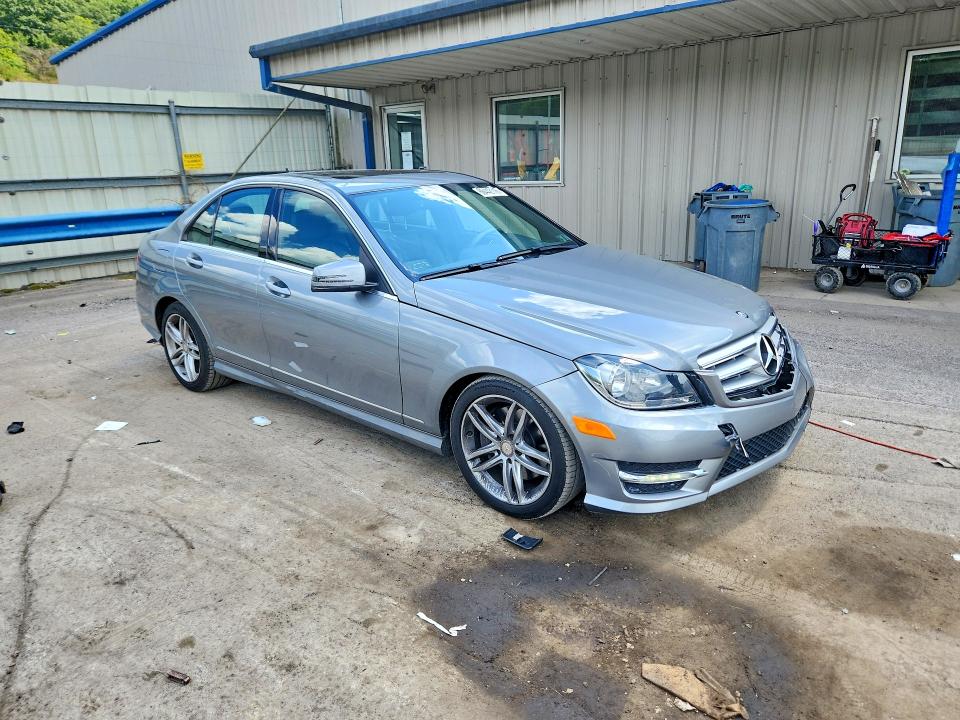 Продажа на аукционе авто 2013 Mercedes-benz C, vin: WDDGF8AB2DR277249, номер лота: 66442116