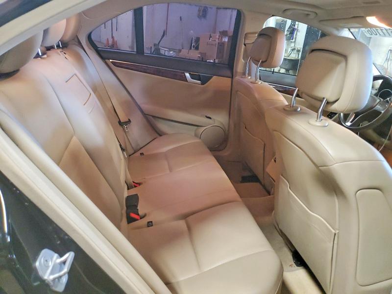 2013 Mercedes-benz C მანქანა იყიდება აუქციონზე, vin: WDDGF8AB6DR285919, აუქციონის ნომერი: 63611106