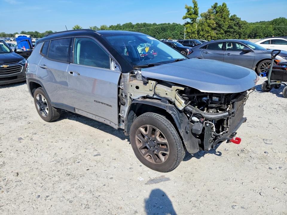 65326786 :رقم المزاد ، 3C4NJDDB4JT199032 vin ، 2018 Jeep Compass مزاد بيع