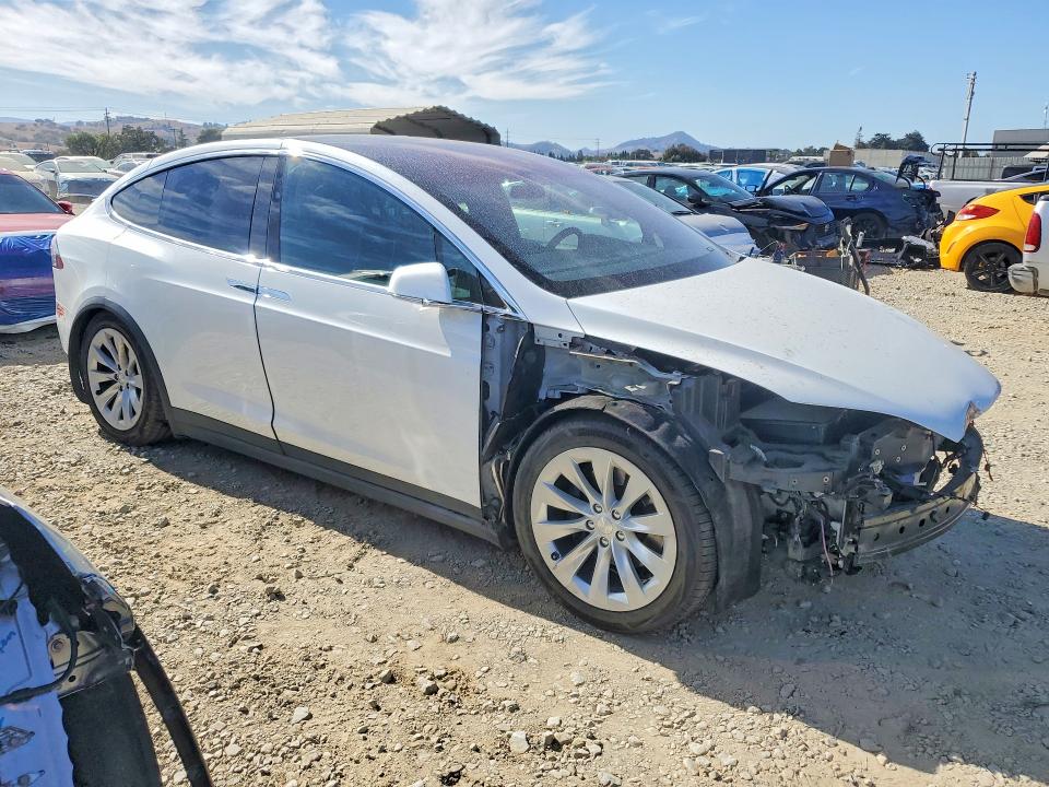 Продажа на аукционе авто 2016 Tesla Model X, vin: 5YJXCBE21GF033662, номер лота: 67366816