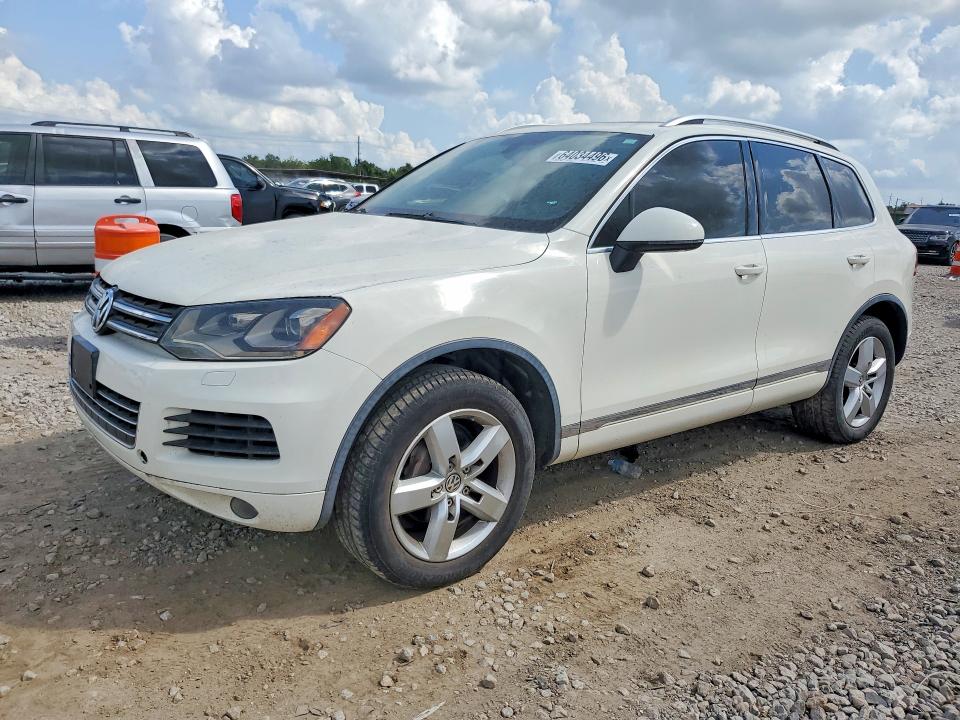 Auction sale of the 2011 Volkswagen Touareg, vin: WVGFF9BP4BD005832, lot number: 64034496