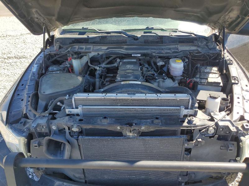 65885226 :رقم المزاد ، 3C6UR5HL3JG273327 vin ، 2018 Ram 2500 مزاد بيع