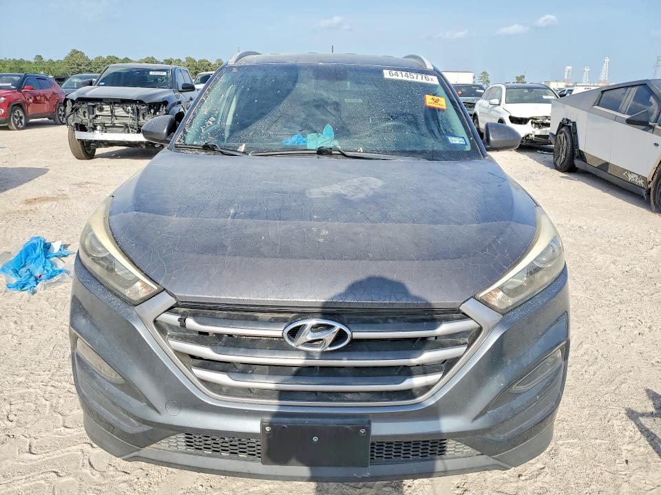 64145776 :رقم المزاد ، KM8J33A44HU266166 vin ، 2017 Hyundai Tucson مزاد بيع