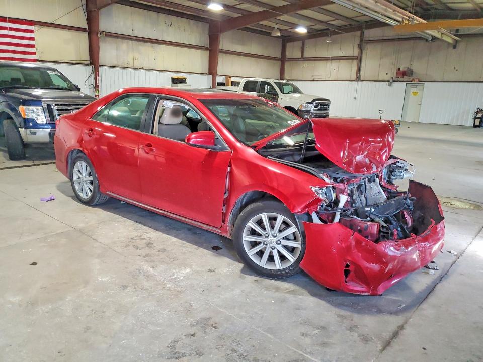 66754726 :رقم المزاد ، 4T4BF1FK9ER352243 vin ، 2014 Toyota Camry مزاد بيع