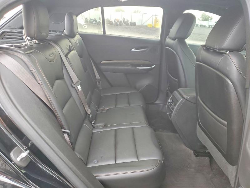 61186076 :رقم المزاد ، 1GYFZFR45KF100419 vin ، 2019 Cadillac Xt4 مزاد بيع