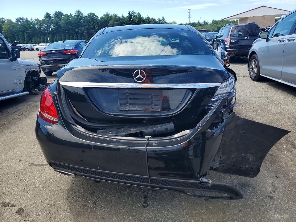 2015 Mercedes-benz C მანქანა იყიდება აუქციონზე, vin: 55SWF4KBXFU011319, აუქციონის ნომერი: 63939446