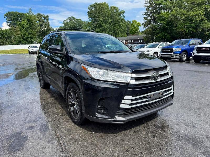 Продажа на аукционе авто 2018 Toyota Highlander, vin: 5TDBZRFH5JS850690, номер лота: 63798756