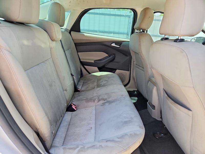 64227076 :رقم المزاد ، 1FADP3F24FL255321 vin ، 2015 Ford Focus مزاد بيع