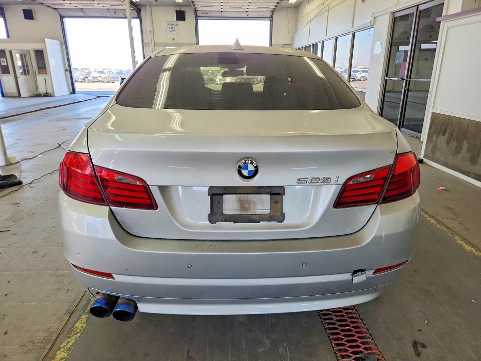 Продаж на аукціоні авто 2012 Bmw 528, vin: WBAXH5C50CDW06422, номер лоту: 64773366