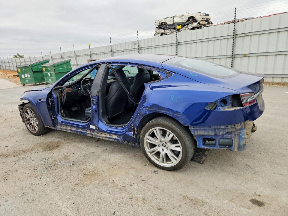 64591166 :رقم المزاد ، 5YJSA1E24MF427288 vin ، 2021 Tesla Model S مزاد بيع