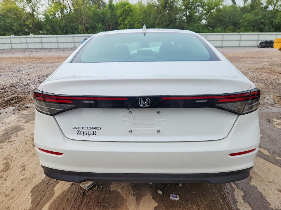 64692836 :رقم المزاد ، 1HGCY1F2XTA011365 vin ، 2026 Honda Accord مزاد بيع