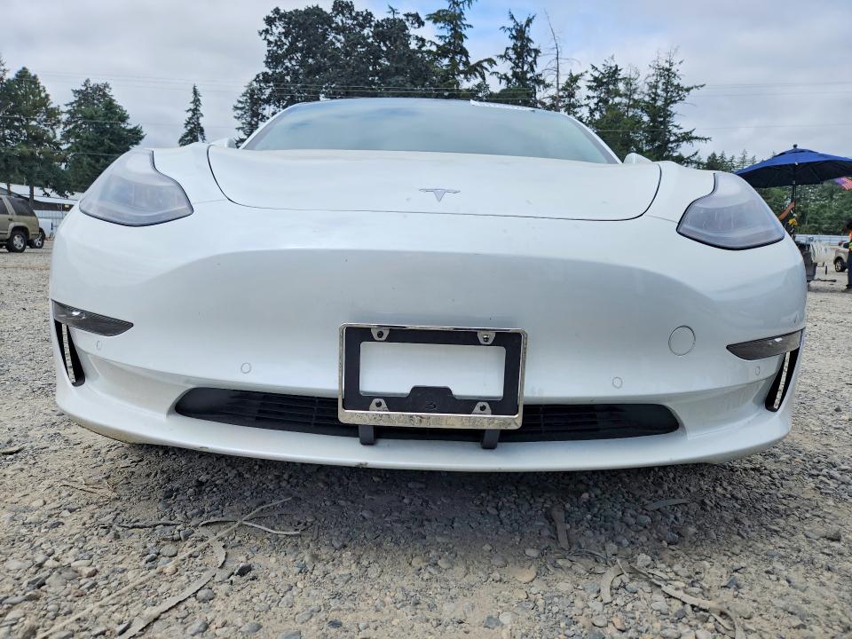 64139376 :رقم المزاد ، 5YJ3E1EB0MF868988 vin ، 2021 Tesla Model 3 مزاد بيع