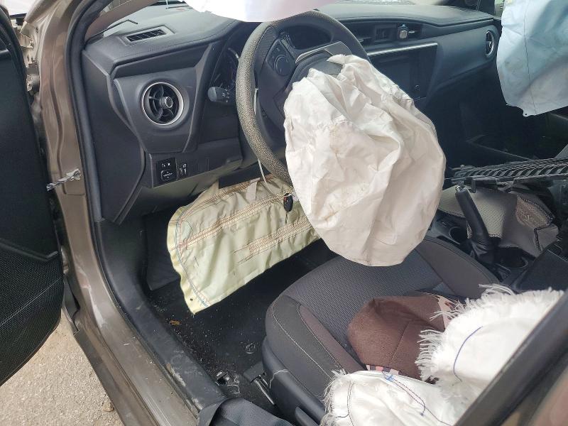 63623366 :رقم المزاد ، 5YFBURHE6JP760393 vin ، 2018 Toyota Corolla مزاد بيع