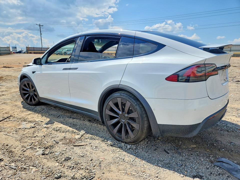 66757016 :رقم المزاد ، 7SAXCBE67NF332236 vin ، 2022 Tesla Model X مزاد بيع