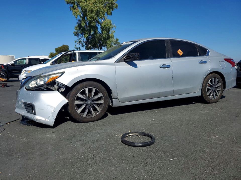 Продажа на аукционе авто 2017 Nissan Altima, vin: 1N4AL3AP2HC178940, номер лота: 64278366