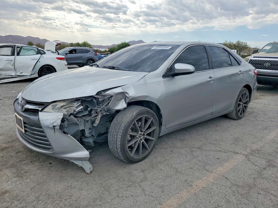 63444486 :رقم المزاد ، 4T1BF1FK2HU444048 vin ، 2017 Toyota Camry مزاد بيع
