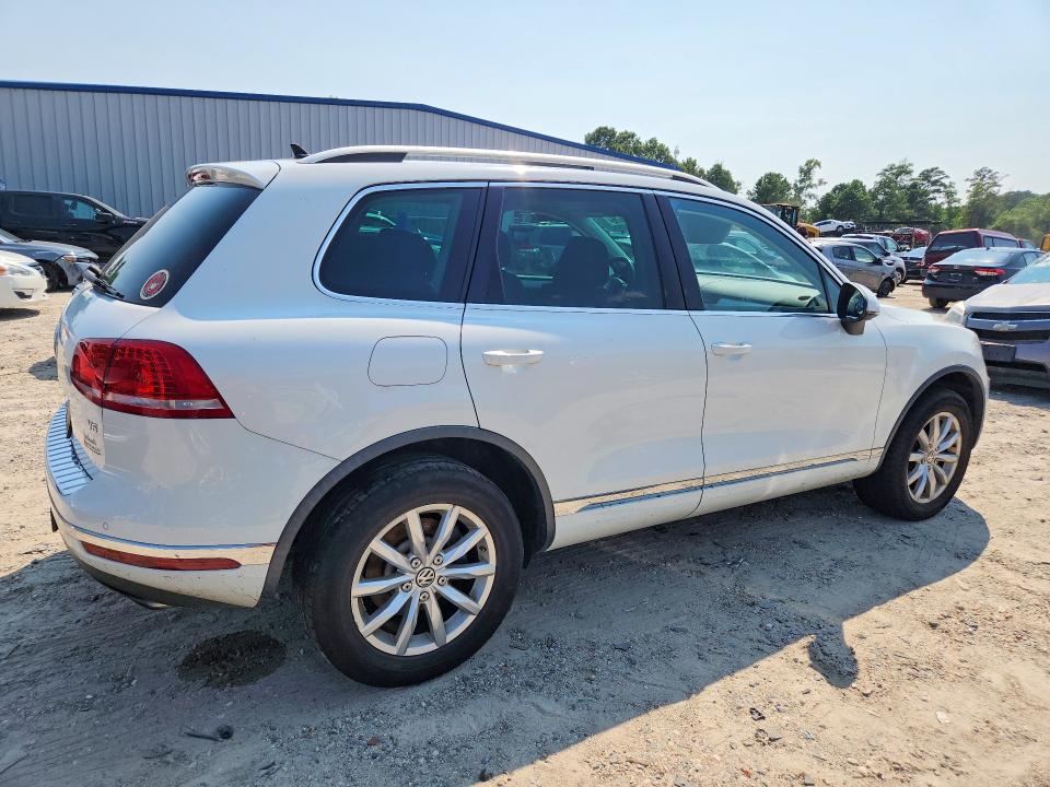 64680076 :رقم المزاد ، WVGEF9BP3GD006425 vin ، 2016 Volkswagen Touareg مزاد بيع