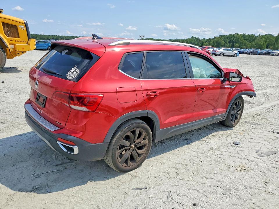 64757206 :رقم المزاد ، 3VVLX7B20NM049477 vin ، 2022 Volkswagen Taos مزاد بيع