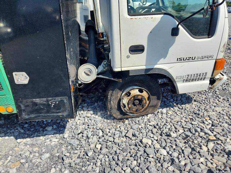 66338346 :رقم المزاد ، JALB4B16757001266 vin ، 2005 Isuzu Npr مزاد بيع