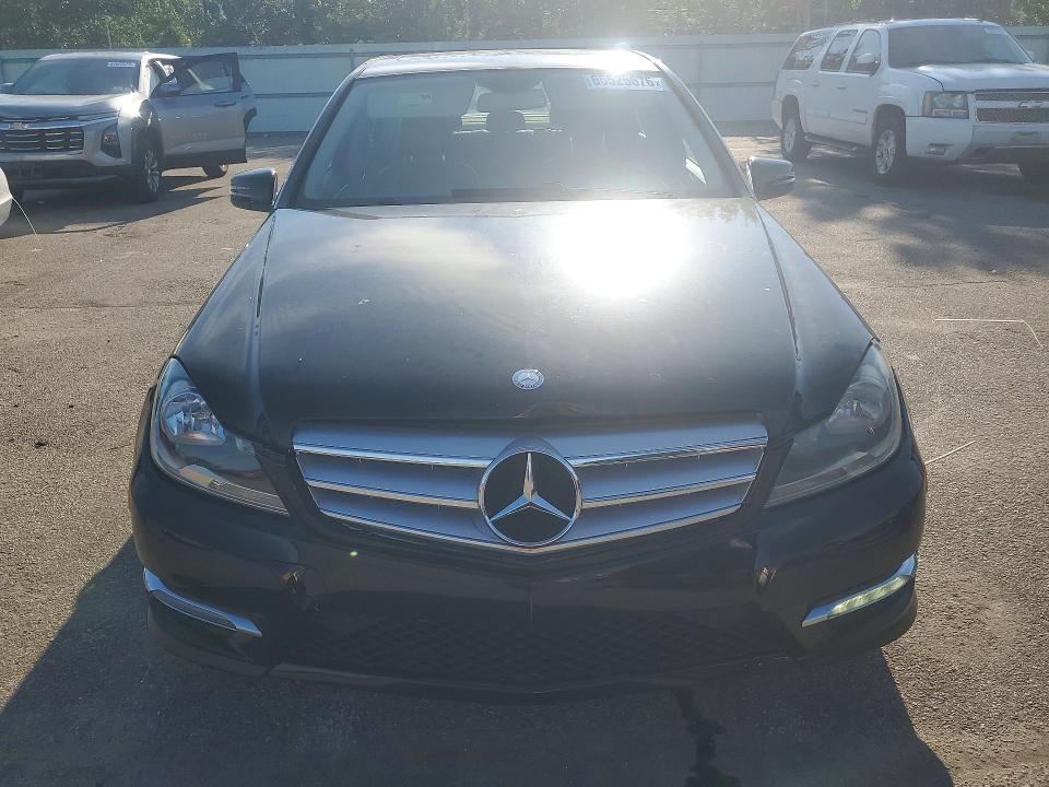 2013 Mercedes-benz C მანქანა იყიდება აუქციონზე, vin: WDDGF8AB3DR286705, აუქციონის ნომერი: 65525676